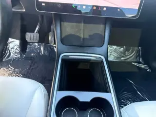 Tesla Model Y 2021 AWD Long Range 4dr Crossover