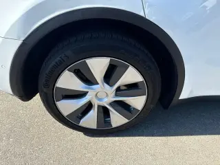 Tesla Model Y 2021 AWD Long Range 4dr Crossover