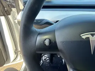 Tesla Model Y 2021 AWD Long Range 4dr Crossover