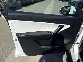 Tesla Model Y 2021 AWD Long Range 4dr Crossover