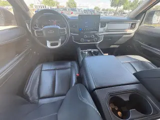 Ford Expedition 2024 4x4 XLT 4dr SUV