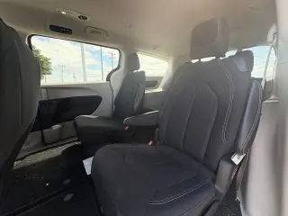 Chrysler Voyager 2023 LX 4dr Mini-Van