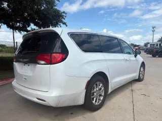 Chrysler Voyager 2023 LX 4dr Mini-Van