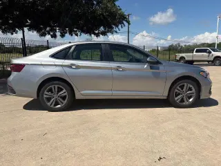 Volkswagen Jetta 2024 SE 4dr Sedan