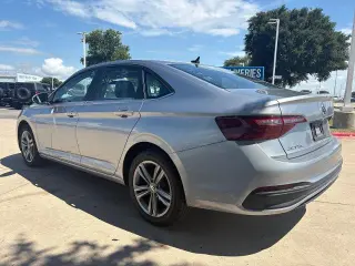 Volkswagen Jetta 2024 SE 4dr Sedan