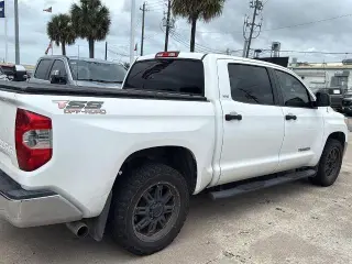 Toyota Tundra 2014 4x2 SR5 4dr CrewMax Cab Pickup SB (4.6L V8)