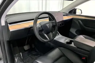 Tesla Model Y 2024 AWD Long Range 4dr Crossover