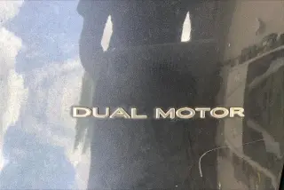 Tesla Model Y 2024 AWD Long Range 4dr Crossover