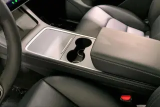 Tesla Model Y 2024 AWD Long Range 4dr Crossover
