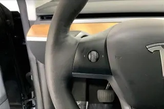 Tesla Model Y 2024 AWD Long Range 4dr Crossover