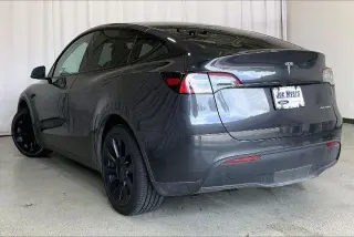 Tesla Model Y 2024 AWD Long Range 4dr Crossover