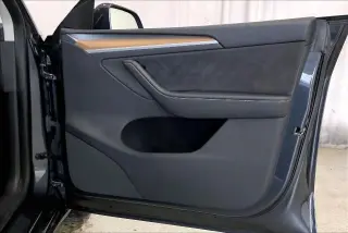 Tesla Model Y 2024 AWD Long Range 4dr Crossover