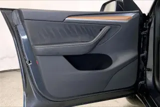 Tesla Model Y 2024 AWD Long Range 4dr Crossover