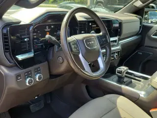 GMC Sierra 1500 2022 4x4 SLT 4dr Crew Cab 5.8 ft. SB