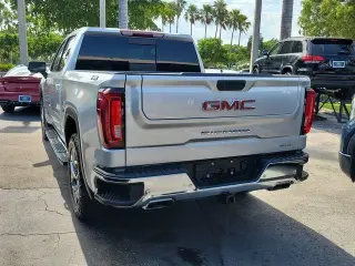 GMC Sierra 1500 2022 4x4 SLT 4dr Crew Cab 5.8 ft. SB