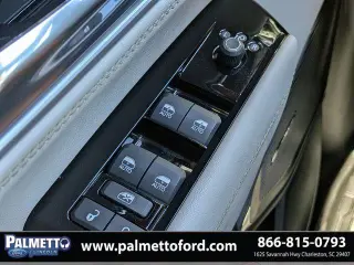 Jeep Wagoneer 2022 4x2 Series II Carbide 4dr SUV