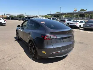 Tesla Model Y 2022 AWD Performance 4dr Crossover