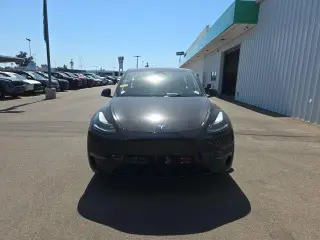 Tesla Model Y 2024 AWD Long Range 4dr Crossover