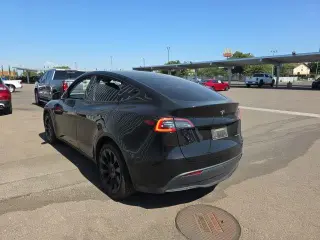 Tesla Model Y 2024 AWD Long Range 4dr Crossover