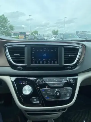Chrysler Pacifica 2019 Touring L 35th Anniversary 4dr Mini-Van