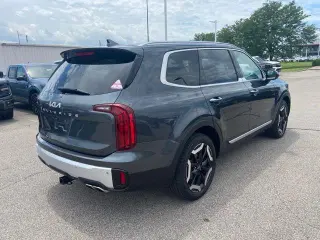 Kia Telluride 2023 S 4dr SUV