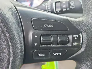 Kia Sedona 2017 LX 4dr Mini-Van