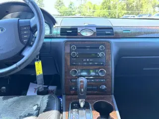 Ford Taurus 2008 Limited 4dr Sedan