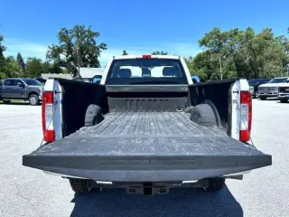 Ford F-350 Super Duty 2019 4x4 XLT 2dr Regular Cab 8 ft. LB SRW Pickup