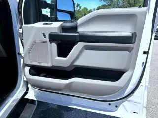 Ford F-350 Super Duty 2019 4x4 XLT 2dr Regular Cab 8 ft. LB SRW Pickup