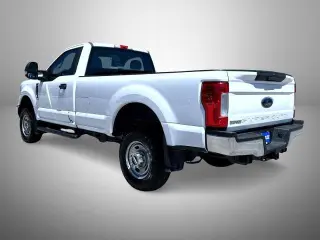 Ford F-350 Super Duty 2019 4x4 XLT 2dr Regular Cab 8 ft. LB SRW Pickup