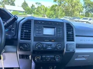 Ford F-350 Super Duty 2019 4x4 XLT 2dr Regular Cab 8 ft. LB SRW Pickup