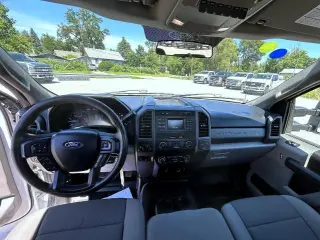 Ford F-350 Super Duty 2019 4x4 XLT 2dr Regular Cab 8 ft. LB SRW Pickup