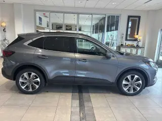 Ford Escape 2023 AWD Platinum 4dr SUV