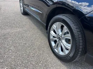 Ford Edge 2023 AWD Titanium 4dr Crossover