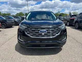 Ford Edge 2023 AWD Titanium 4dr Crossover