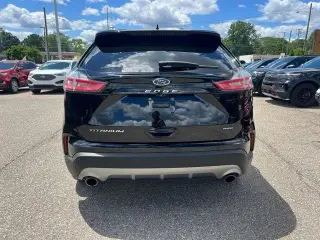 Ford Edge 2023 AWD Titanium 4dr Crossover