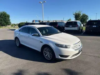 Ford Taurus 2017 AWD Limited 4dr Sedan