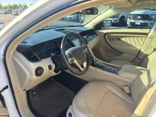 Ford Taurus 2017 AWD Limited 4dr Sedan