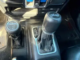 Jeep Wrangler Unlimited 2018 4x4 Sahara 4dr SUV (midyear release)