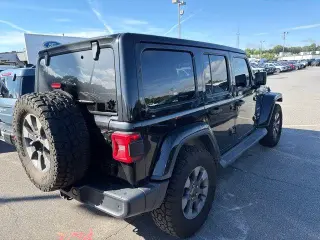 Jeep Wrangler Unlimited 2018 4x4 Sahara 4dr SUV (midyear release)