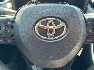 Toyota RAV4 2020 LE 4dr SUV