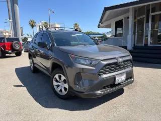 Toyota RAV4 2020 LE 4dr SUV