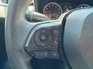 Toyota RAV4 2020 LE 4dr SUV