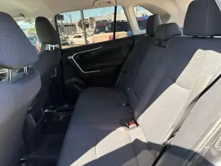 Toyota RAV4 2020 LE 4dr SUV