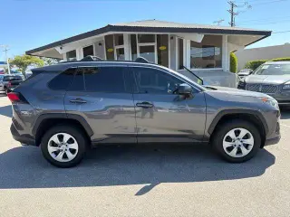 Toyota RAV4 2020 LE 4dr SUV