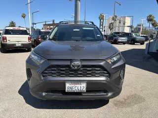 Toyota RAV4 2020 LE 4dr SUV