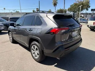 Toyota RAV4 2020 LE 4dr SUV