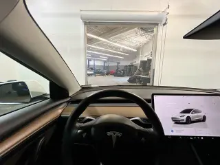 Tesla Model 3 2023 4dr Sedan
