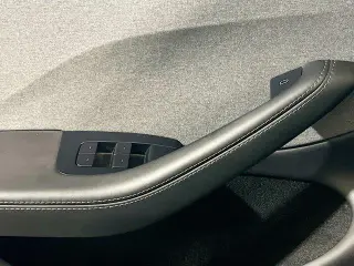 Tesla Model 3 2024 4dr Sedan