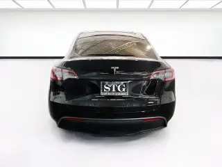 Tesla Model Y 2023 4dr Crossover